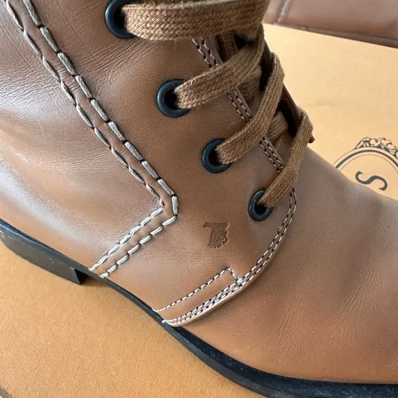 Gorgeous leather Tods lace up boots 61/2 - Picture 5 of 12